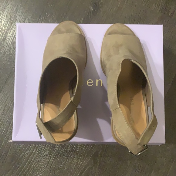 Madden Girl Taupe Shooties - Picture 2 of 9